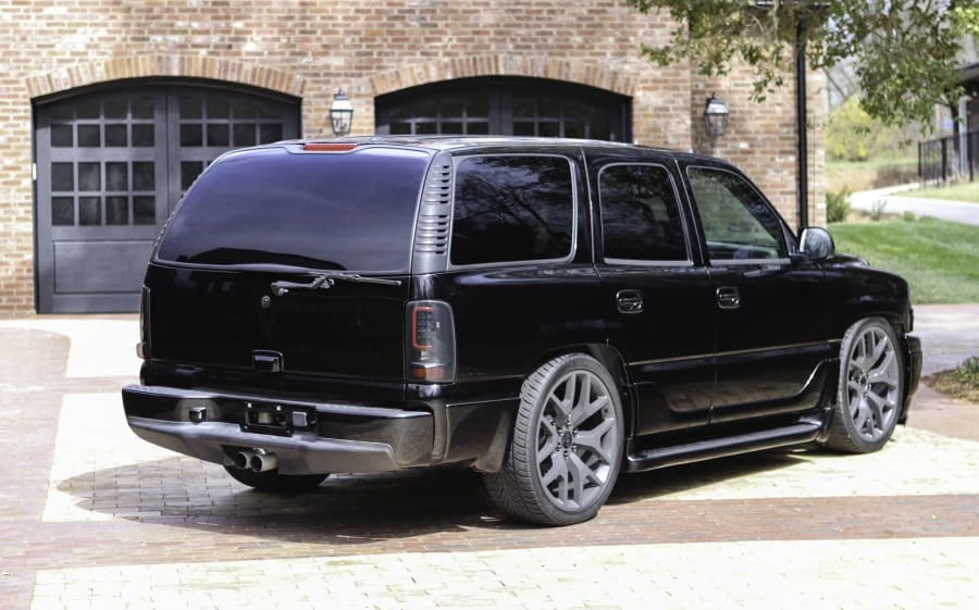 2004 GMC Yukon 2nd Gen - Image 2 of 30