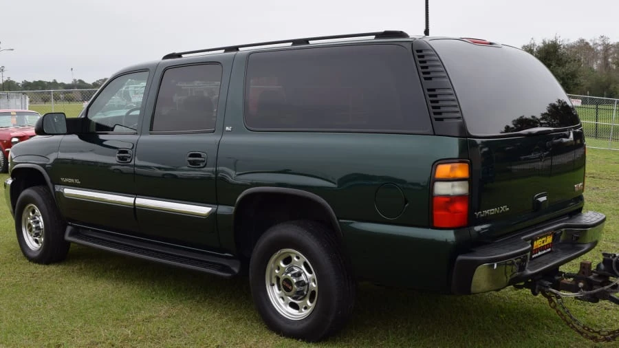 2004 GMC Yukon 2nd Gen - Image 2 of 7