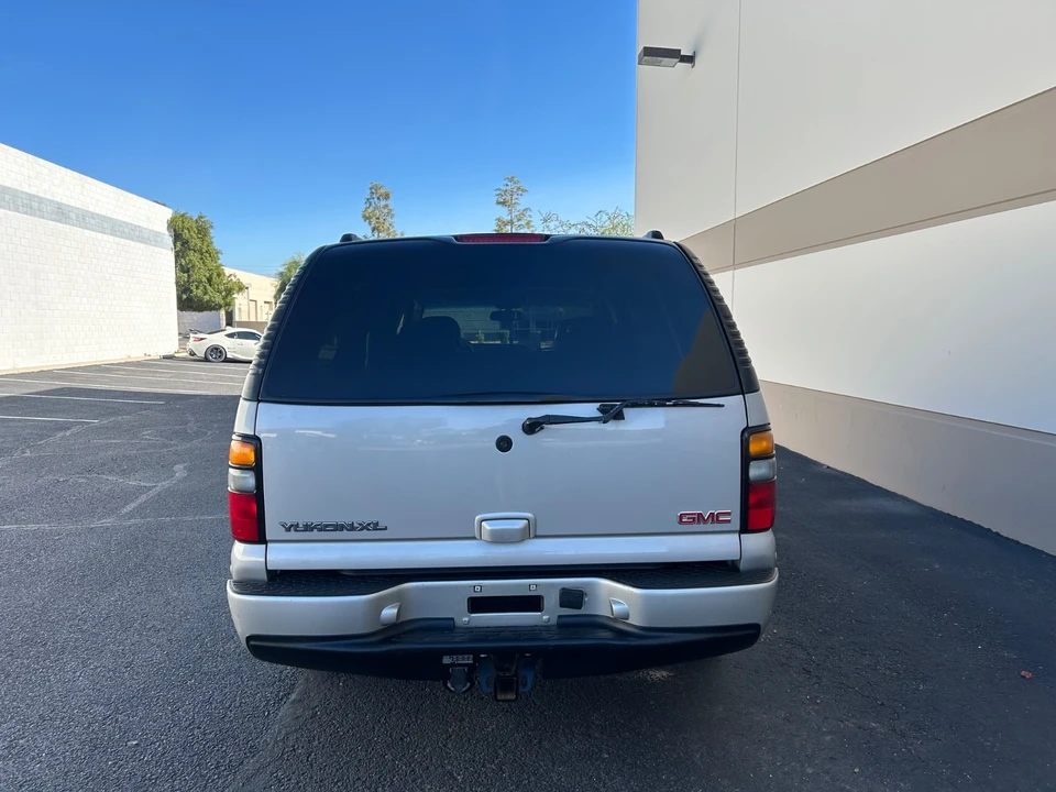 2004 GMC Yukon 2nd Gen - Image 4 of 21