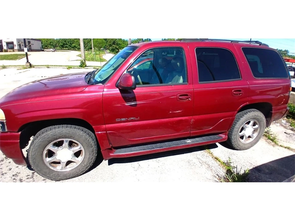 2004 GMC Yukon 2nd Gen - Image 2 of 29