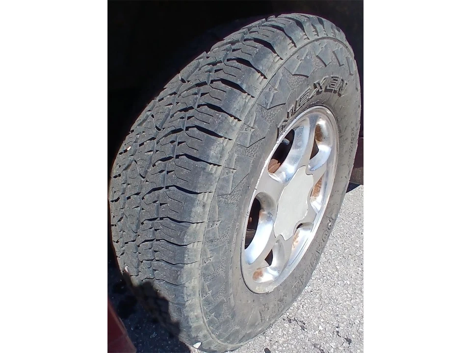 2004 GMC Yukon 2nd Gen - Image 13 of 29