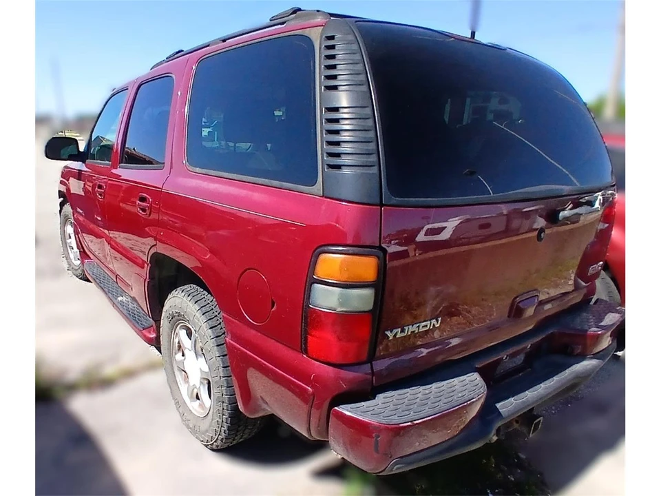 2004 GMC Yukon 2nd Gen - Image 3 of 29