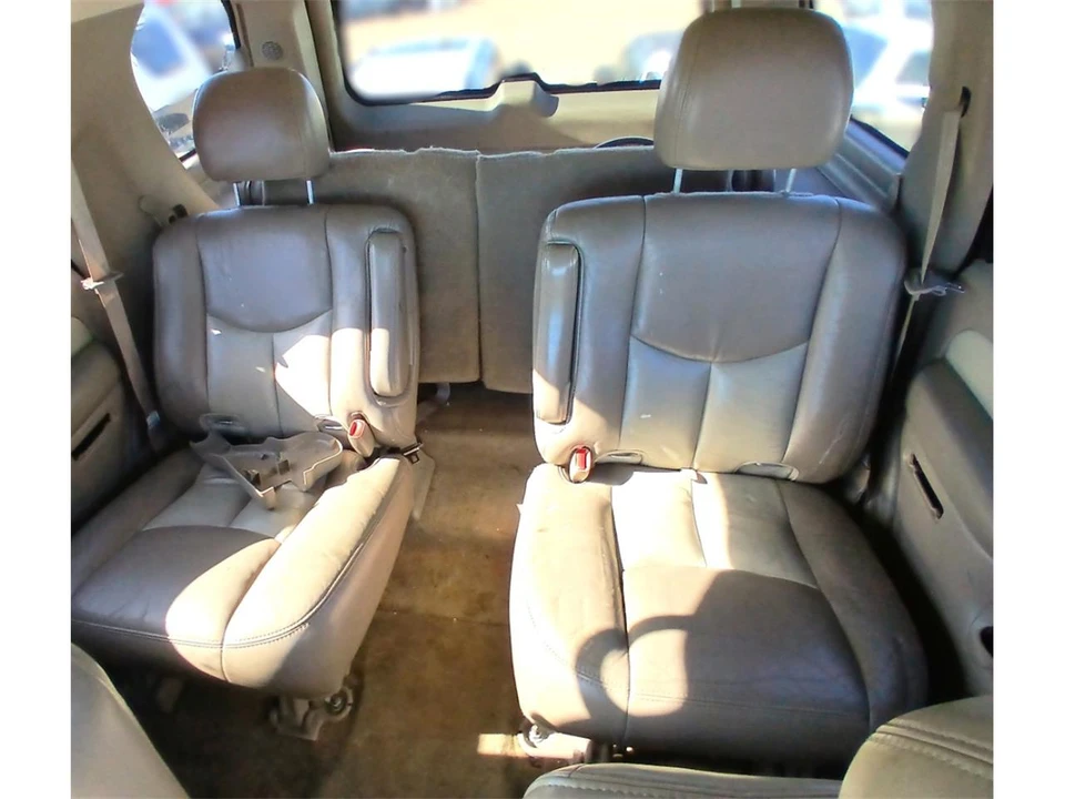 2004 GMC Yukon 2nd Gen - Image 28 of 29