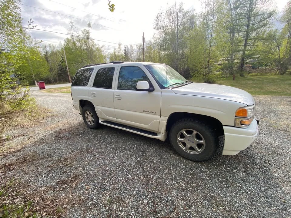 2004 GMC Yukon 2nd Gen - Image 3 of 6