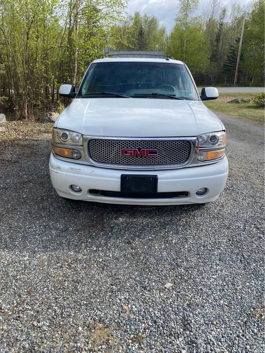 2004 GMC Yukon 2nd Gen - Image 2 of 6