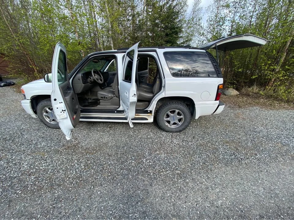 2004 GMC Yukon 2nd Gen - Image 5 of 6