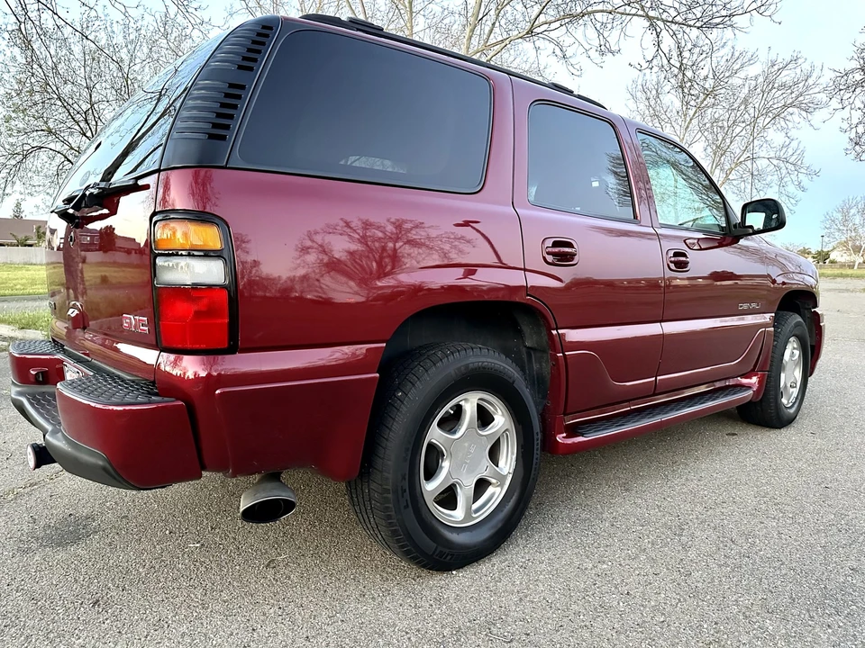 2004 GMC Yukon 2nd Gen - Image 11 of 31