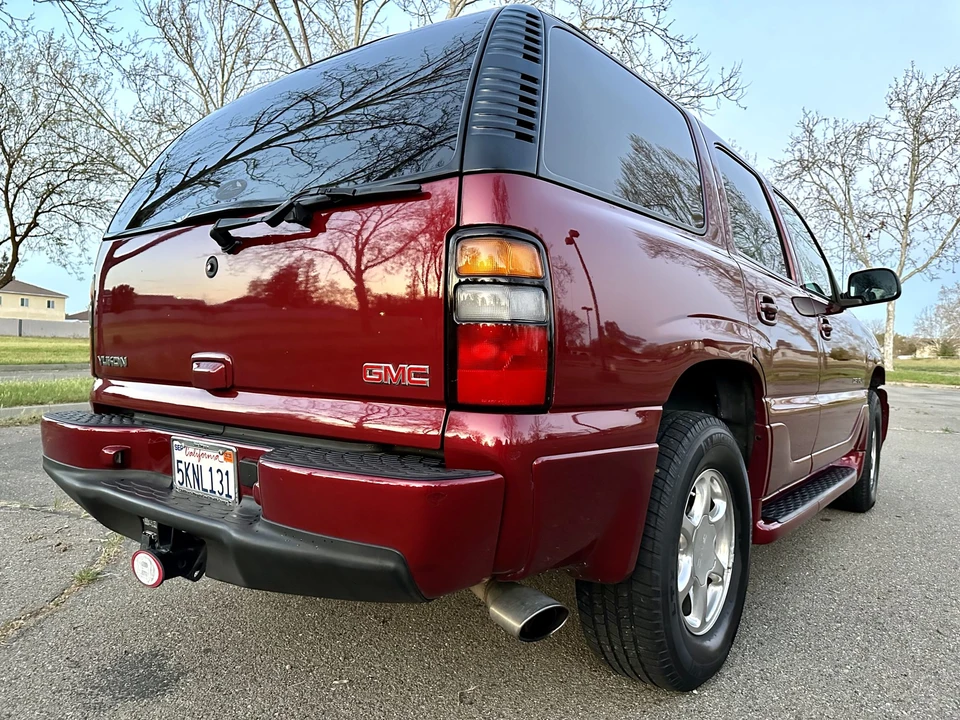 2004 GMC Yukon 2nd Gen - Image 12 of 31