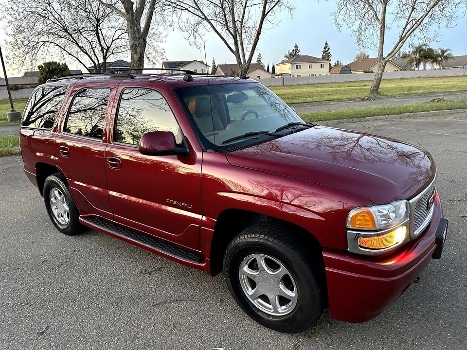 2004 GMC Yukon 2nd Gen - Image 4 of 31