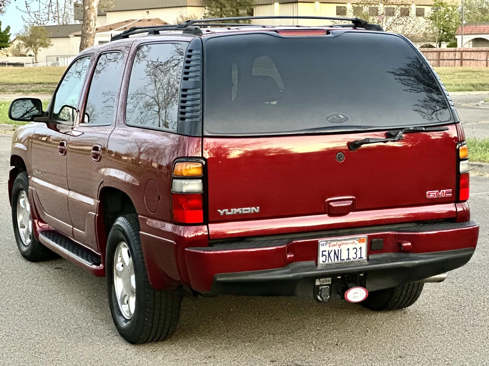 2004 GMC Yukon 2nd Gen - Image 16 of 31
