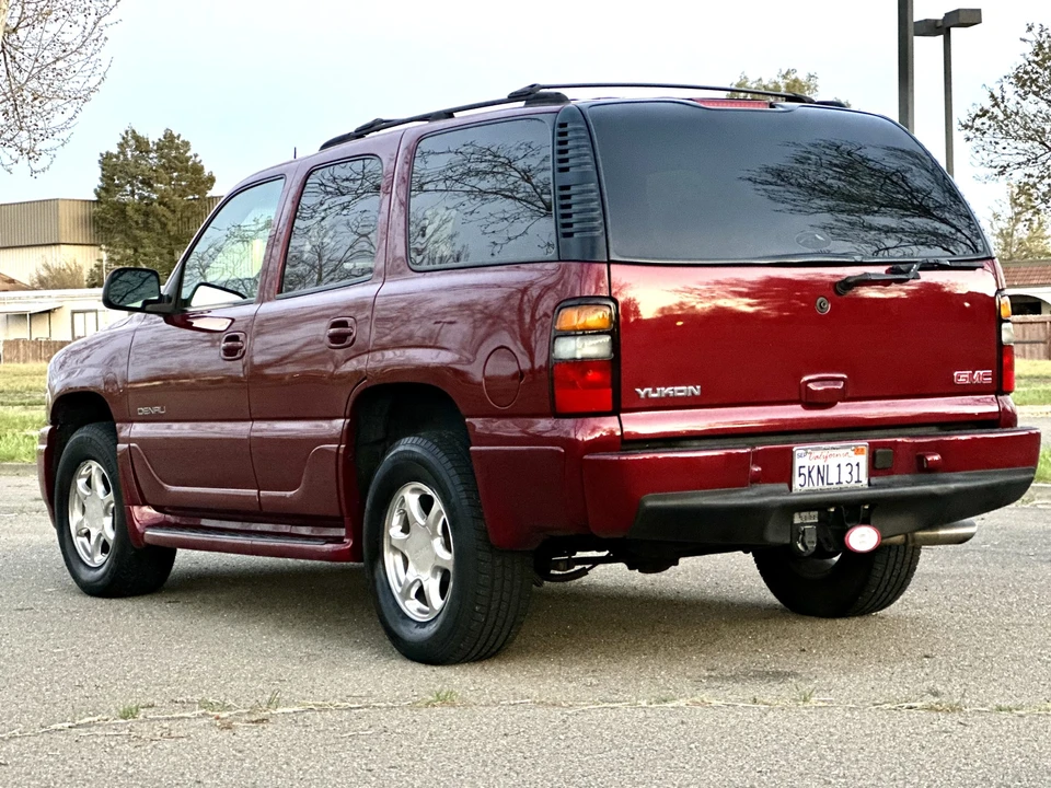 2004 GMC Yukon 2nd Gen - Image 17 of 31