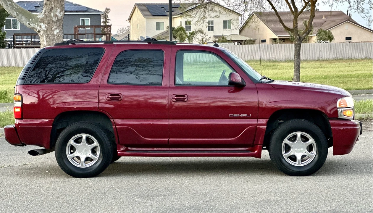 2004 GMC Yukon 2nd Gen - Image 9 of 31