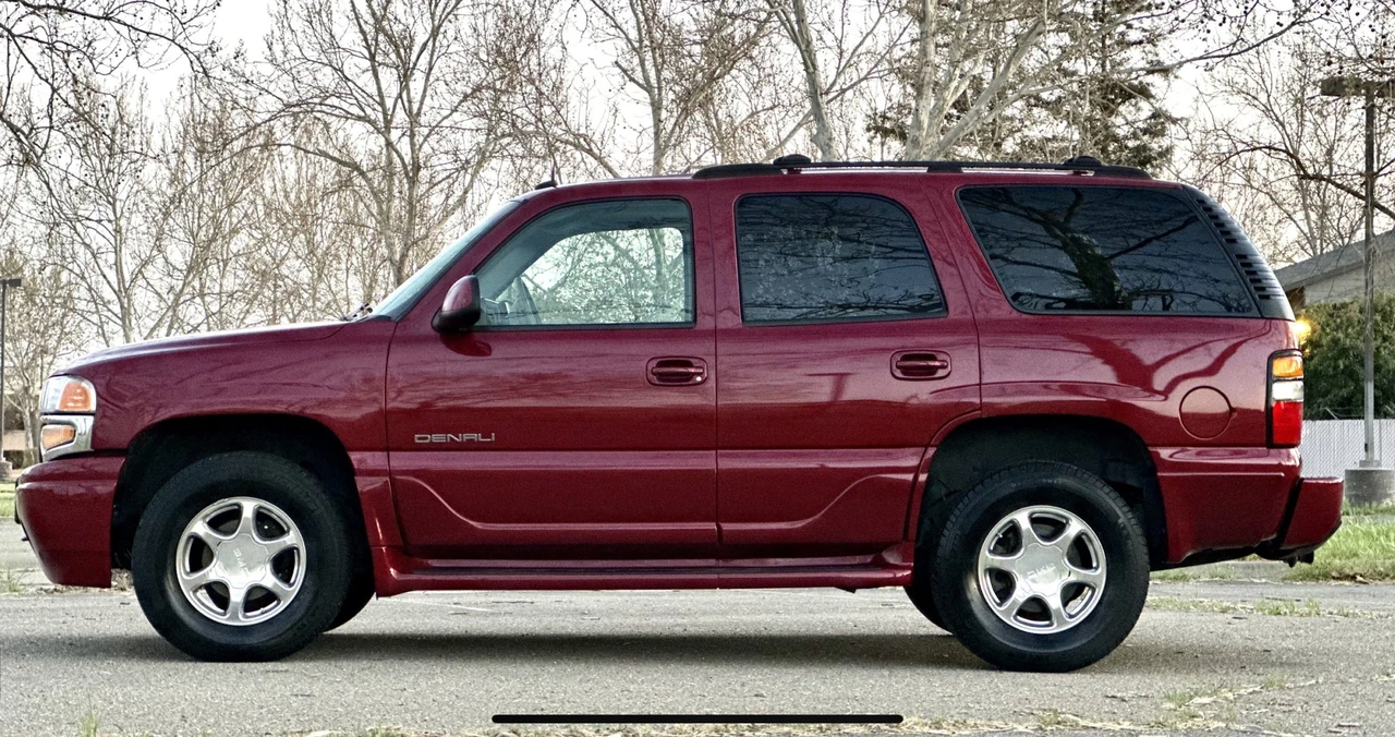 2004 GMC Yukon 2nd Gen - Image 19 of 31