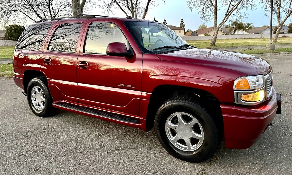 2004 GMC Yukon 2nd Gen - Image 5 of 31