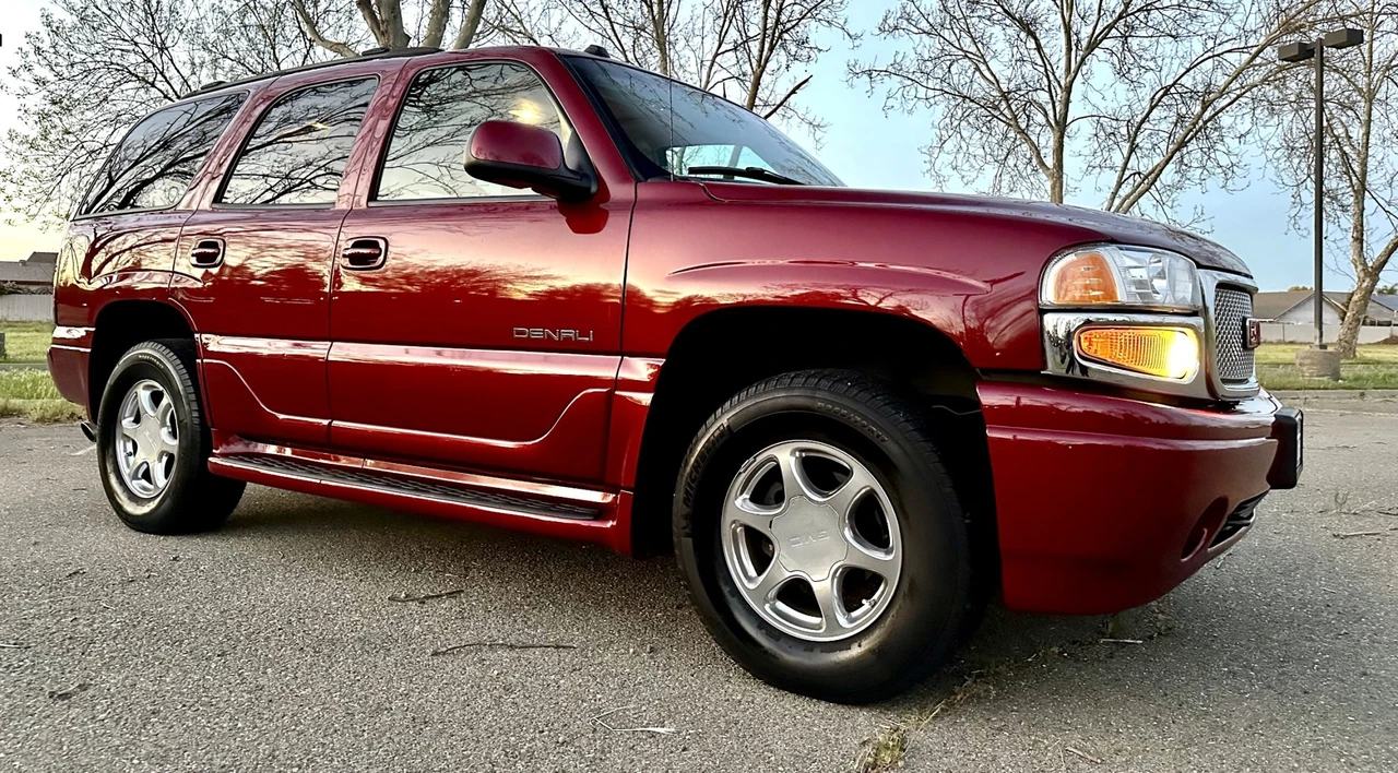 2004 GMC Yukon 2nd Gen - Image 6 of 31