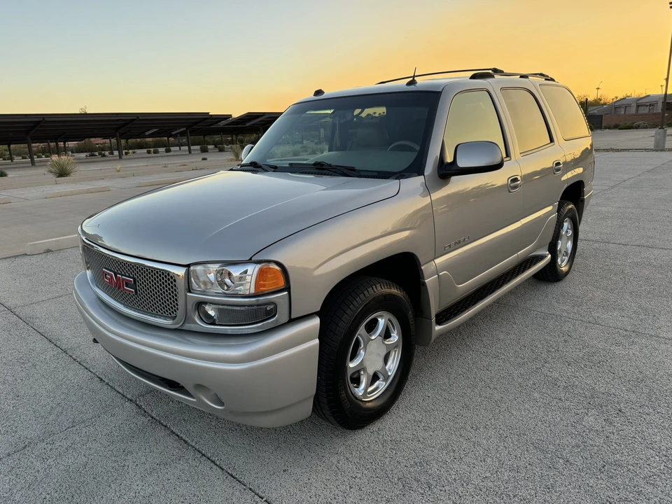 2004 GMC Yukon 2nd Gen - Image 10 of 31