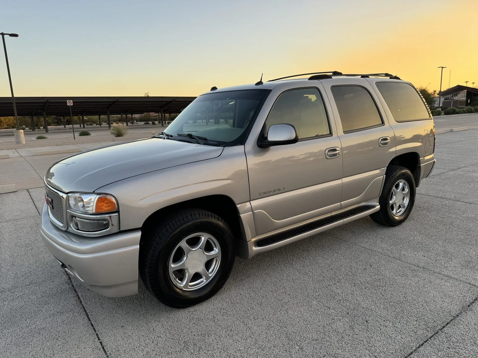 2004 GMC Yukon 2nd Gen - Image 16 of 31