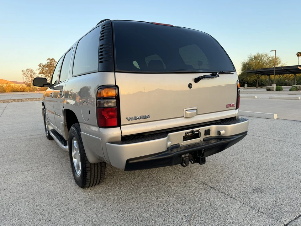 2004 GMC Yukon 2nd Gen - Image 20 of 31