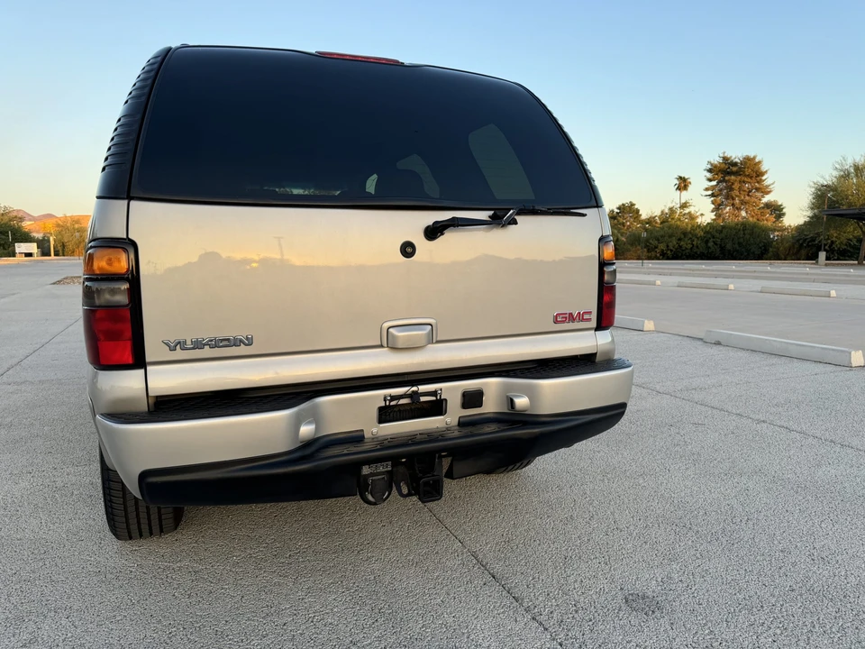 2004 GMC Yukon 2nd Gen - Image 25 of 31