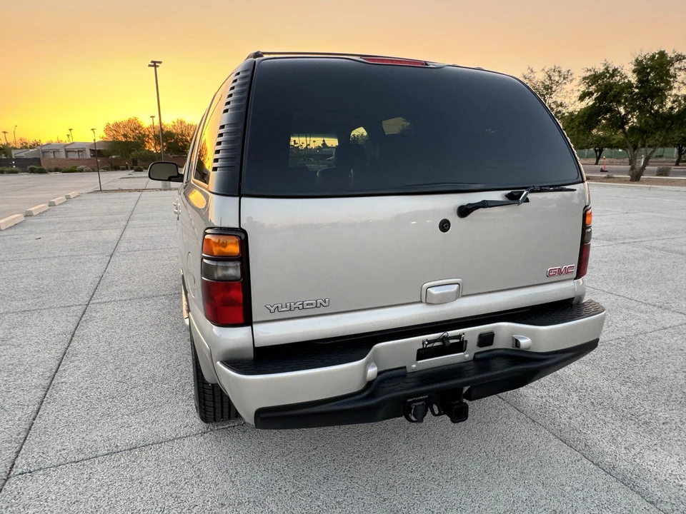 2004 GMC Yukon 2nd Gen - Image 23 of 31