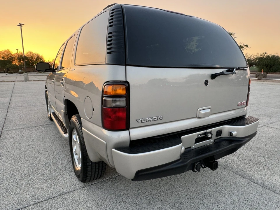 2004 GMC Yukon 2nd Gen - Image 21 of 31
