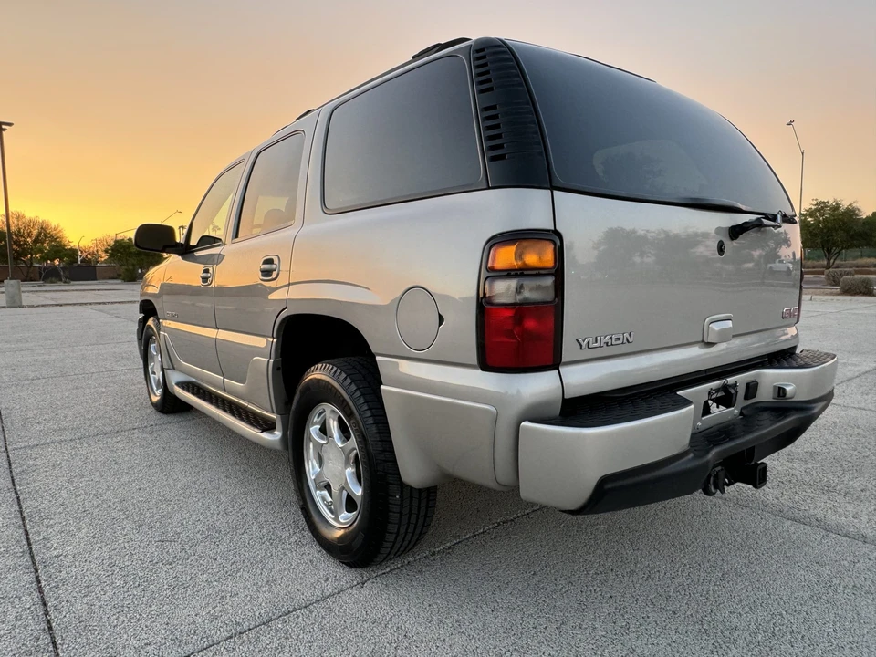 2004 GMC Yukon 2nd Gen - Image 17 of 31