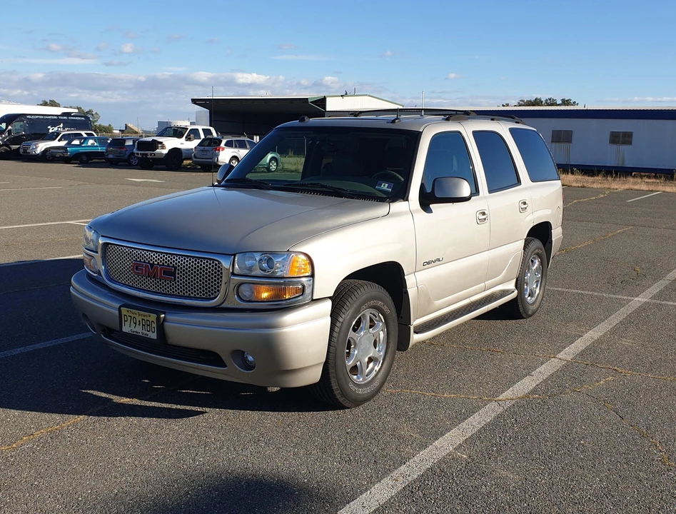 2004 GMC Yukon 2nd Gen - Image 7 of 31