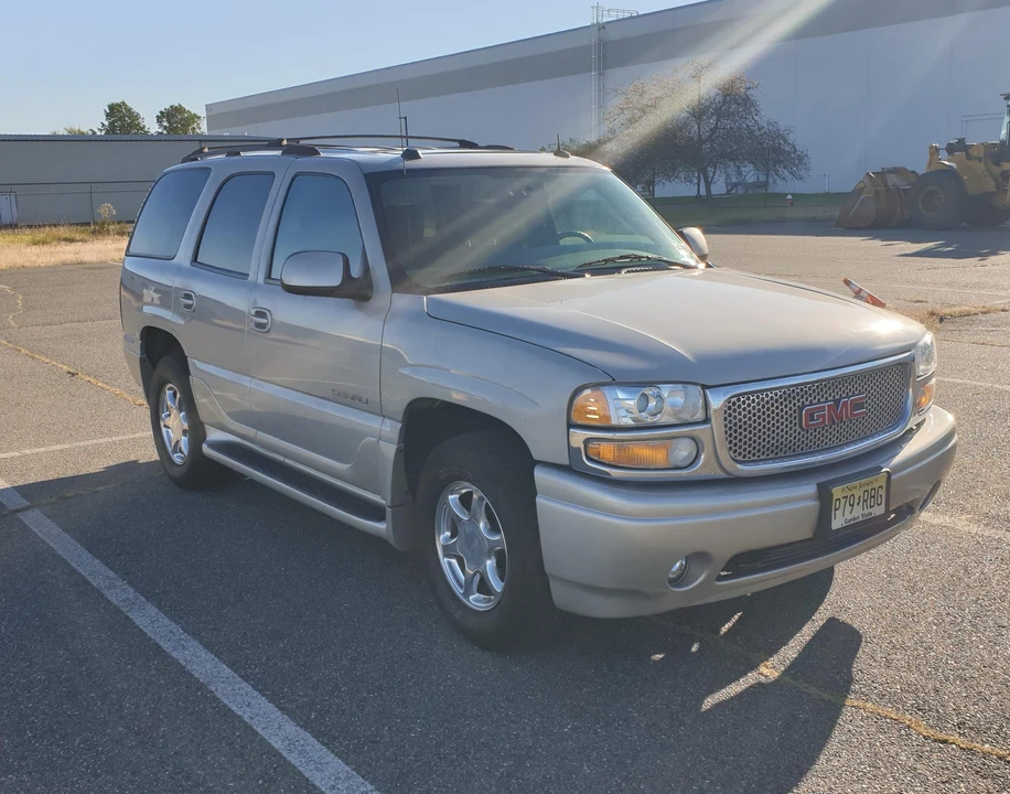 2004 GMC Yukon 2nd Gen - Image 16 of 31