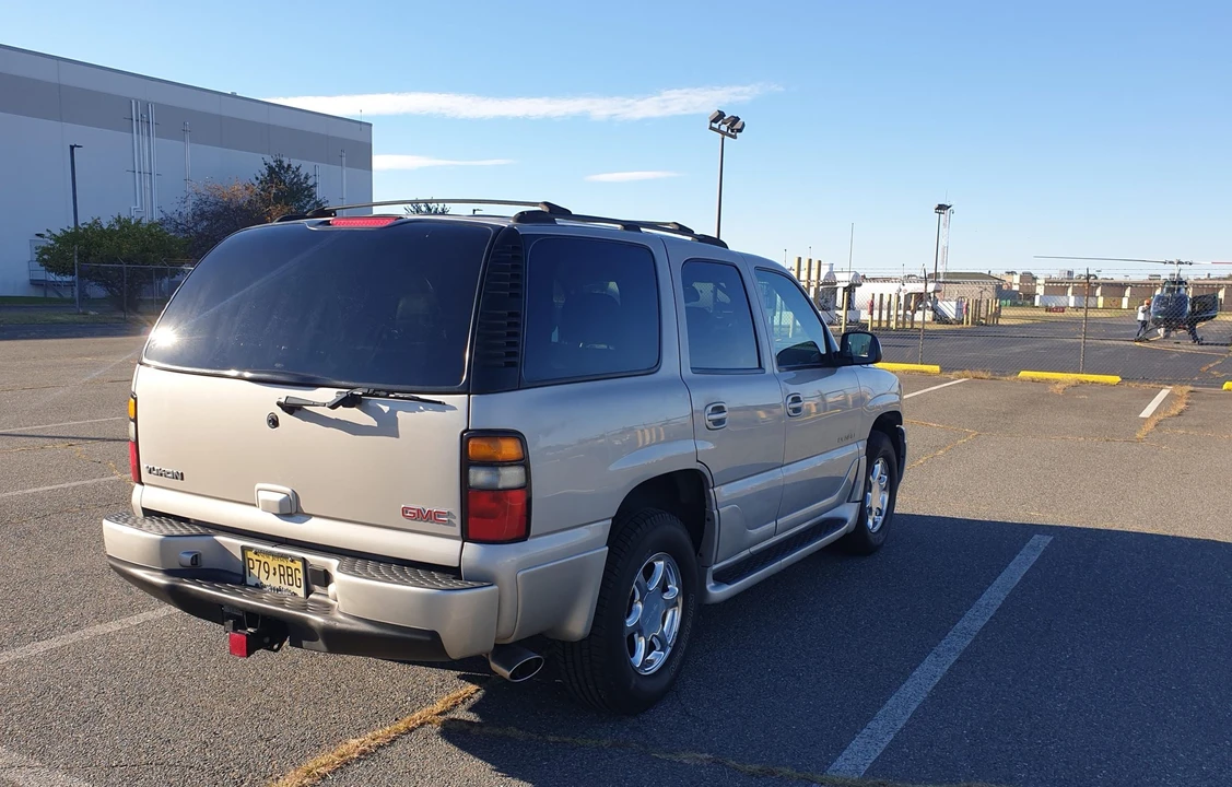 2004 GMC Yukon 2nd Gen - Image 12 of 31