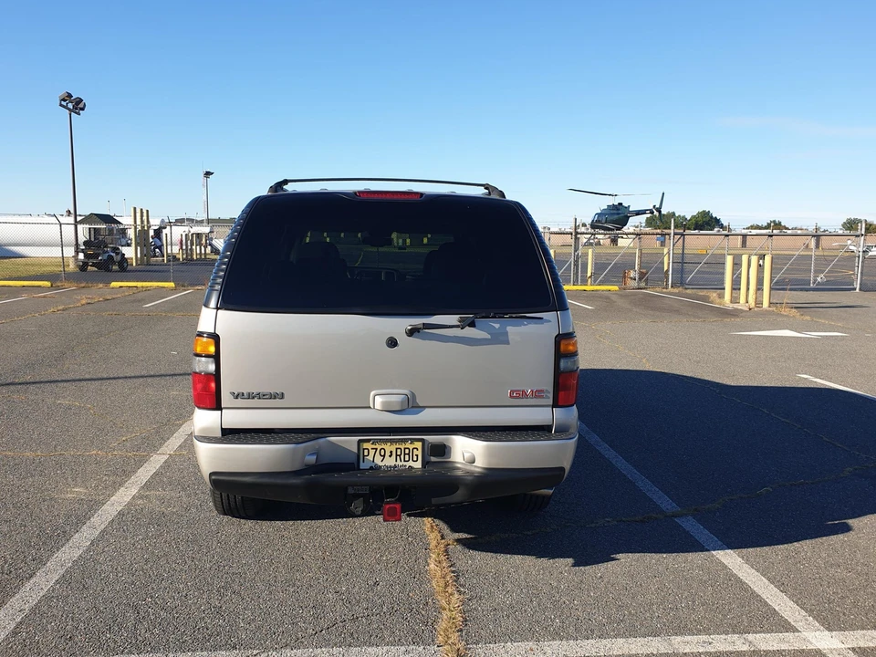 2004 GMC Yukon 2nd Gen - Image 10 of 31