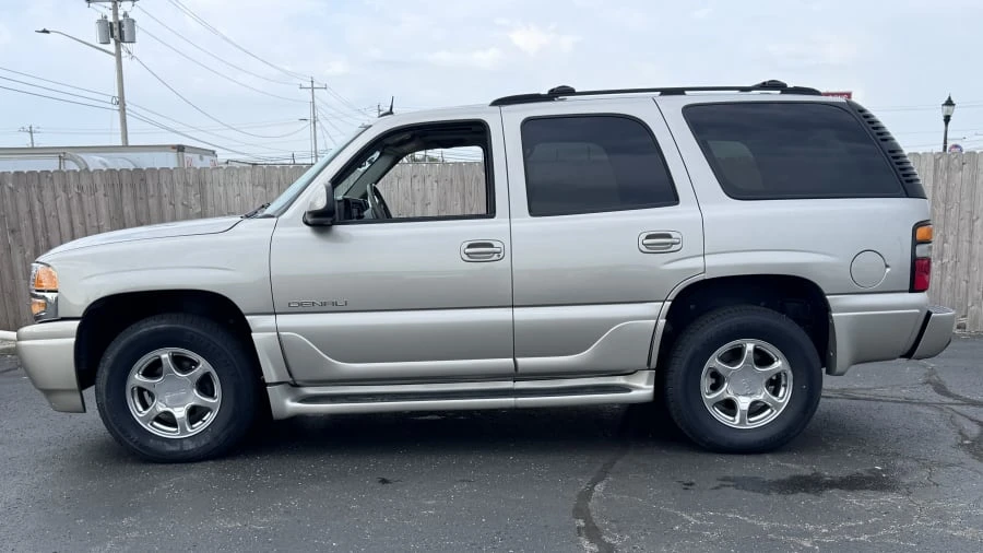 2004 GMC Yukon 2nd Gen - Image 2 of 7