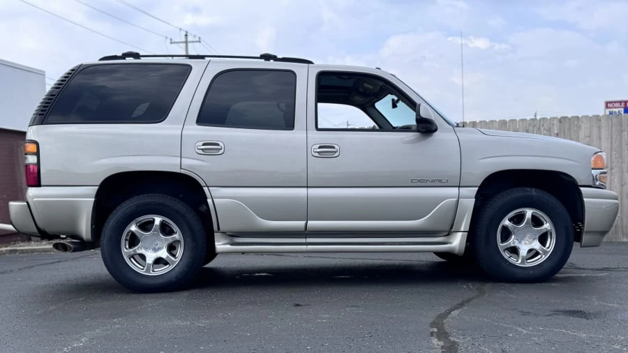 2004 GMC Yukon 2nd Gen - Image 4 of 7
