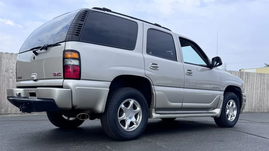 2004 GMC Yukon 2nd Gen - Image 3 of 7