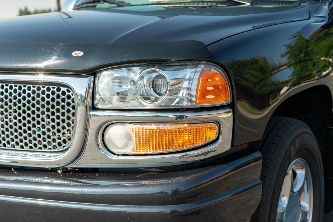 2004 GMC Yukon 2nd Gen - Image 10 of 31