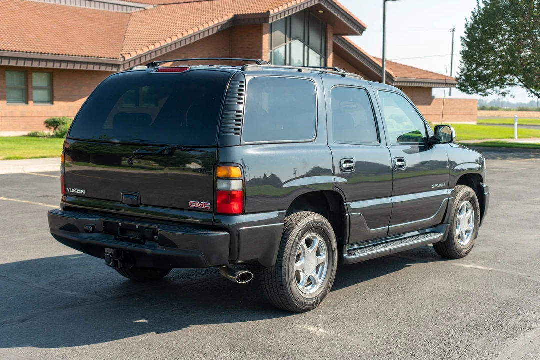 2004 GMC Yukon 2nd Gen - Image 5 of 31