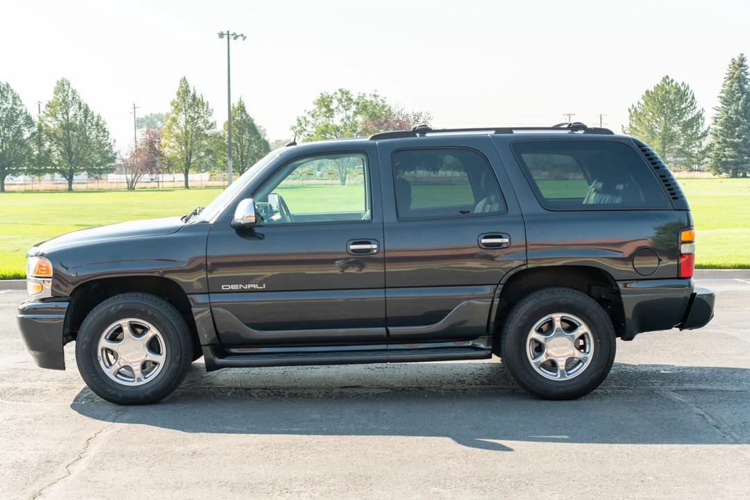 2004 GMC Yukon 2nd Gen - Image 2 of 31