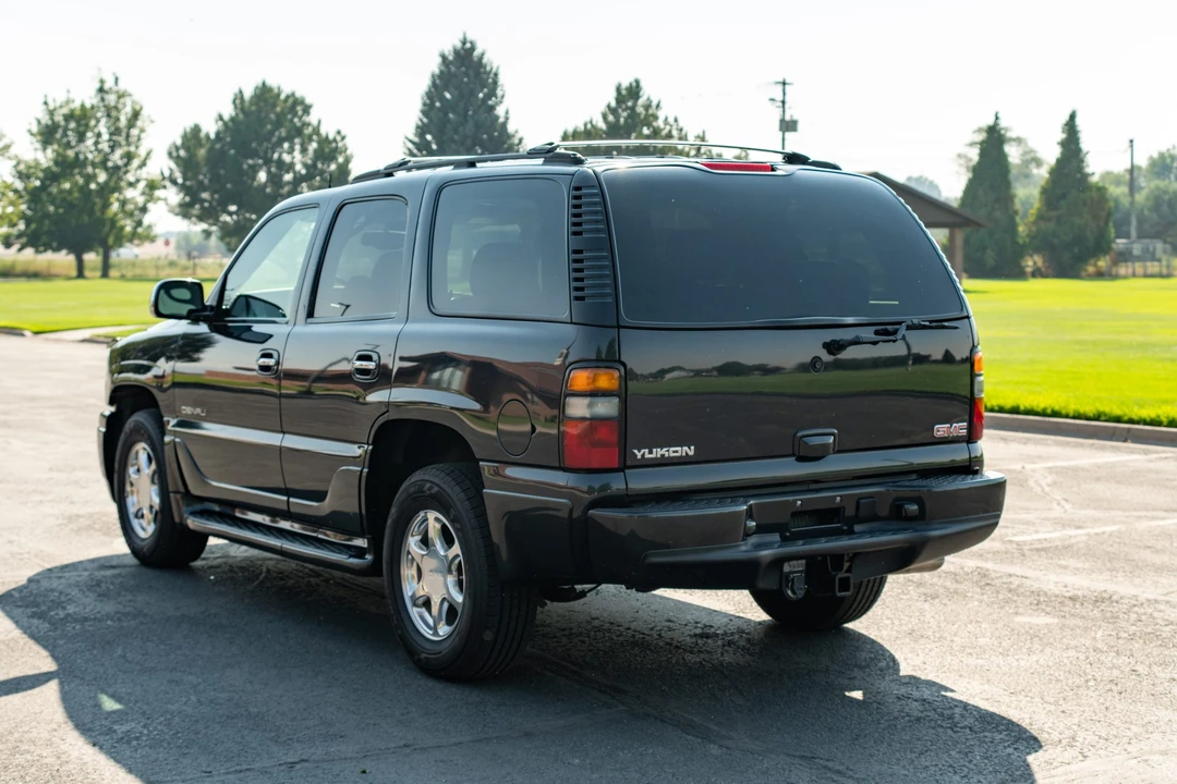 2004 GMC Yukon 2nd Gen - Image 3 of 31