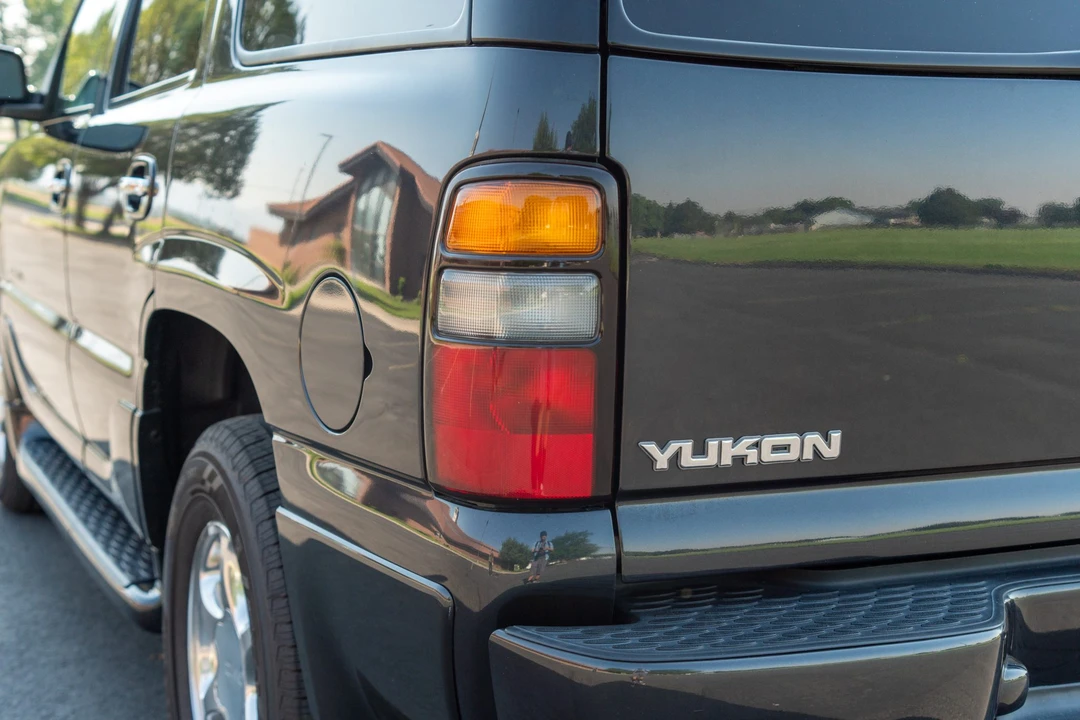 2004 GMC Yukon 2nd Gen - Image 14 of 31