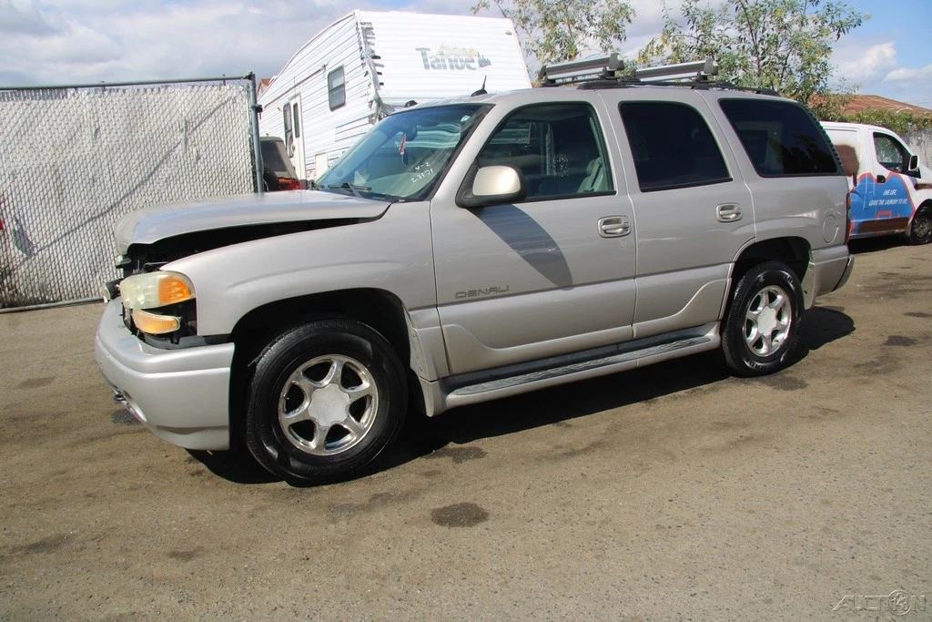 2004 GMC Yukon 2nd Gen - Image 3 of 21