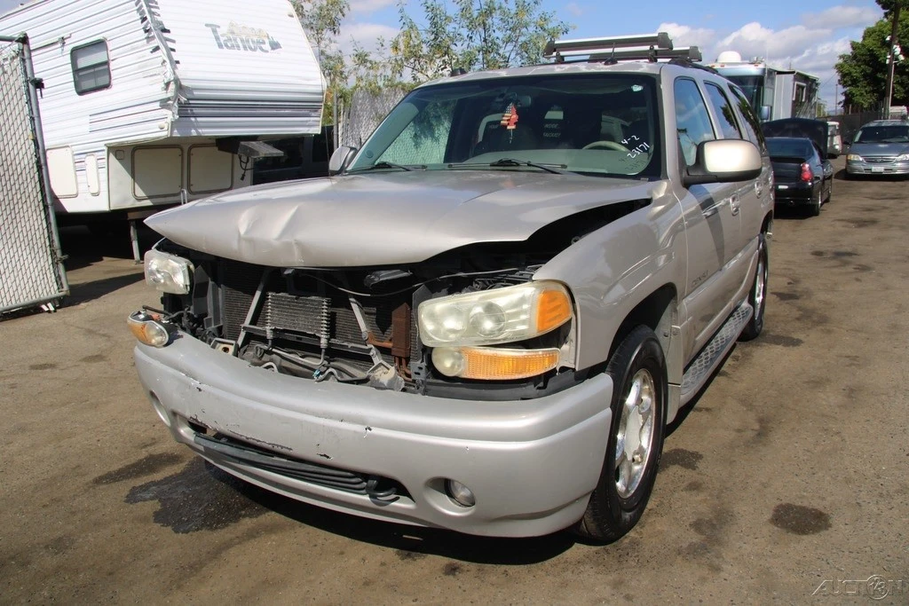 2004 GMC Yukon 2nd Gen - Image 2 of 21