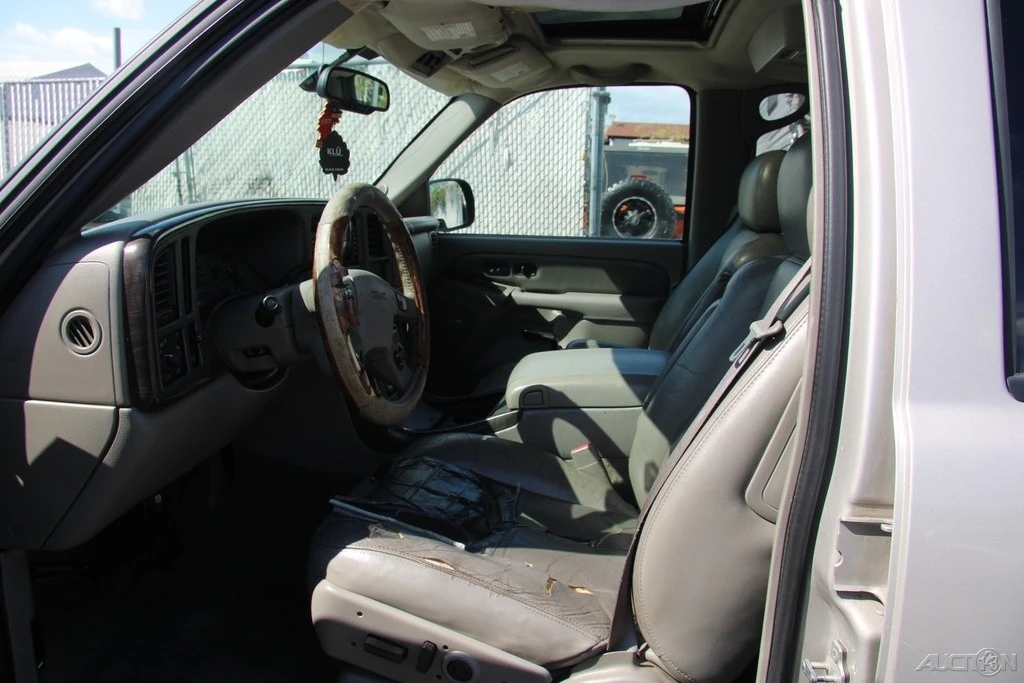 2004 GMC Yukon 2nd Gen - Image 17 of 21