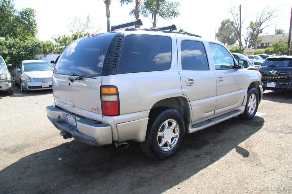 2004 GMC Yukon 2nd Gen - Image 9 of 21