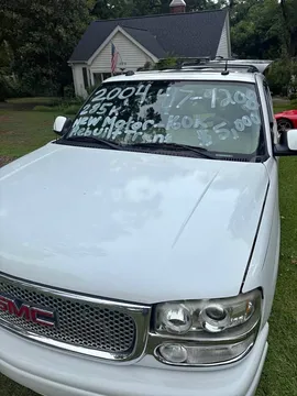 2004 GMC Yukon Denali Sport Utility 4D