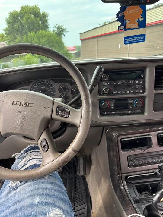 2004 GMC Yukon 2nd Gen - Image 10 of 18