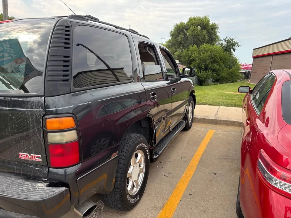2004 GMC Yukon 2nd Gen - Image 13 of 18
