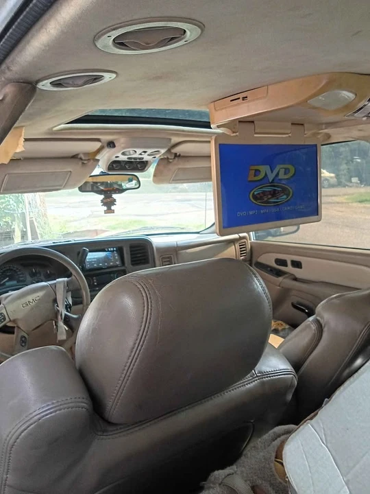 2004 GMC Yukon 2nd Gen - Image 4 of 6