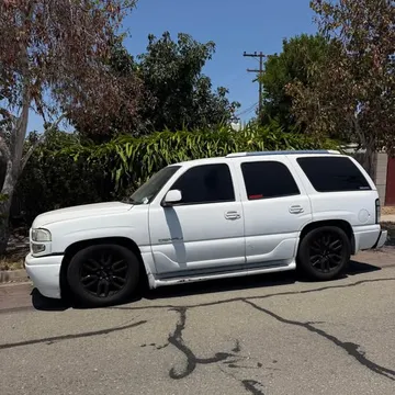 2004 GMC Yukon Denali Sport Utility 4D