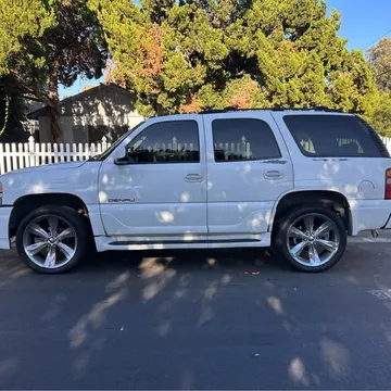 2004 GMC Yukon Denali Sport Utility 4D