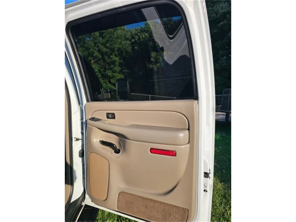 2004 GMC Yukon 2nd Gen - Image 10 of 21