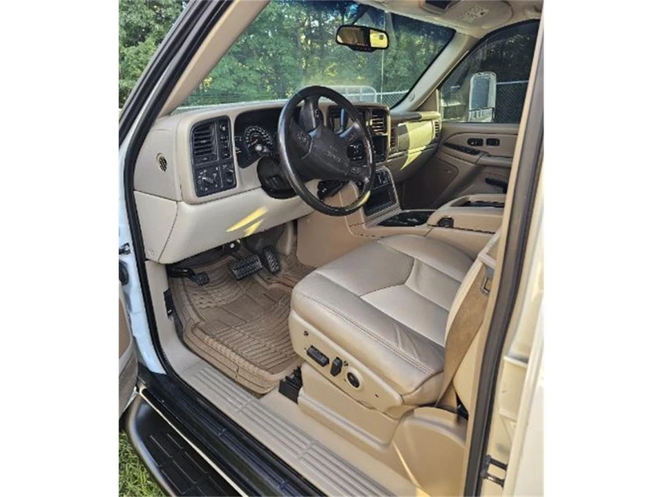 2004 GMC Yukon 2nd Gen - Image 15 of 21